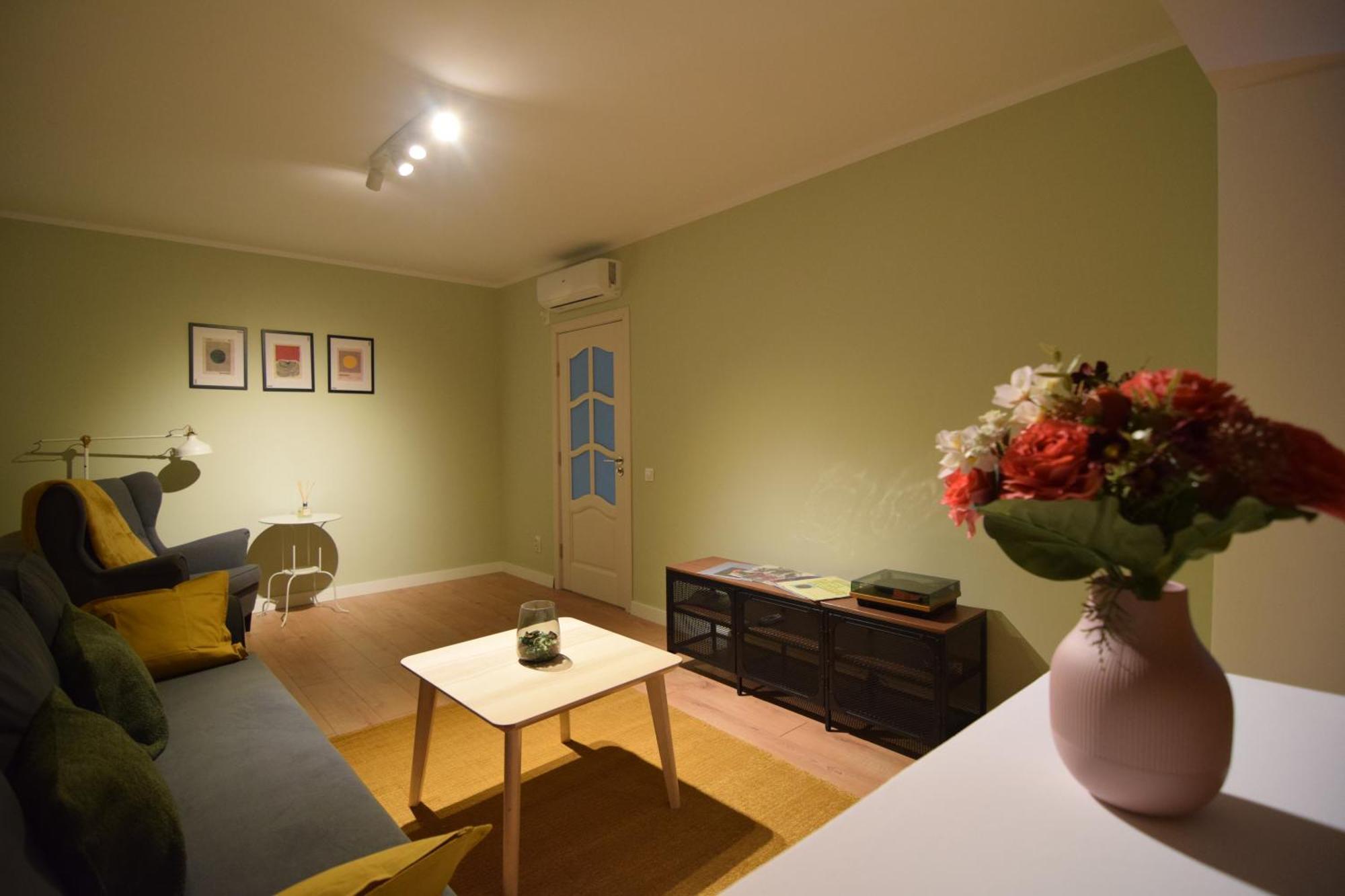 Stylish Apartment With Video Projector Bukarest Eksteriør billede