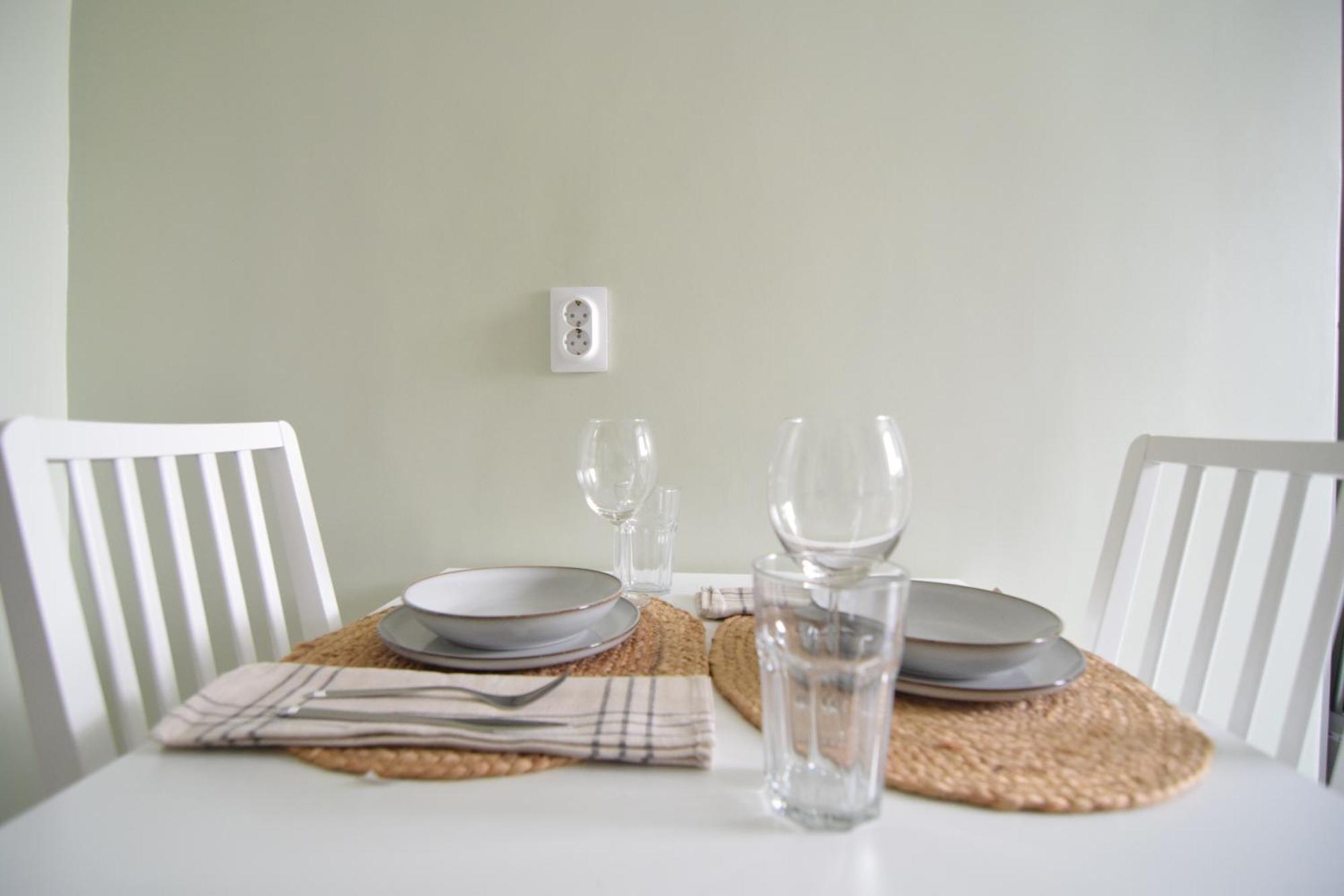 Stylish Apartment With Video Projector Bukarest Eksteriør billede