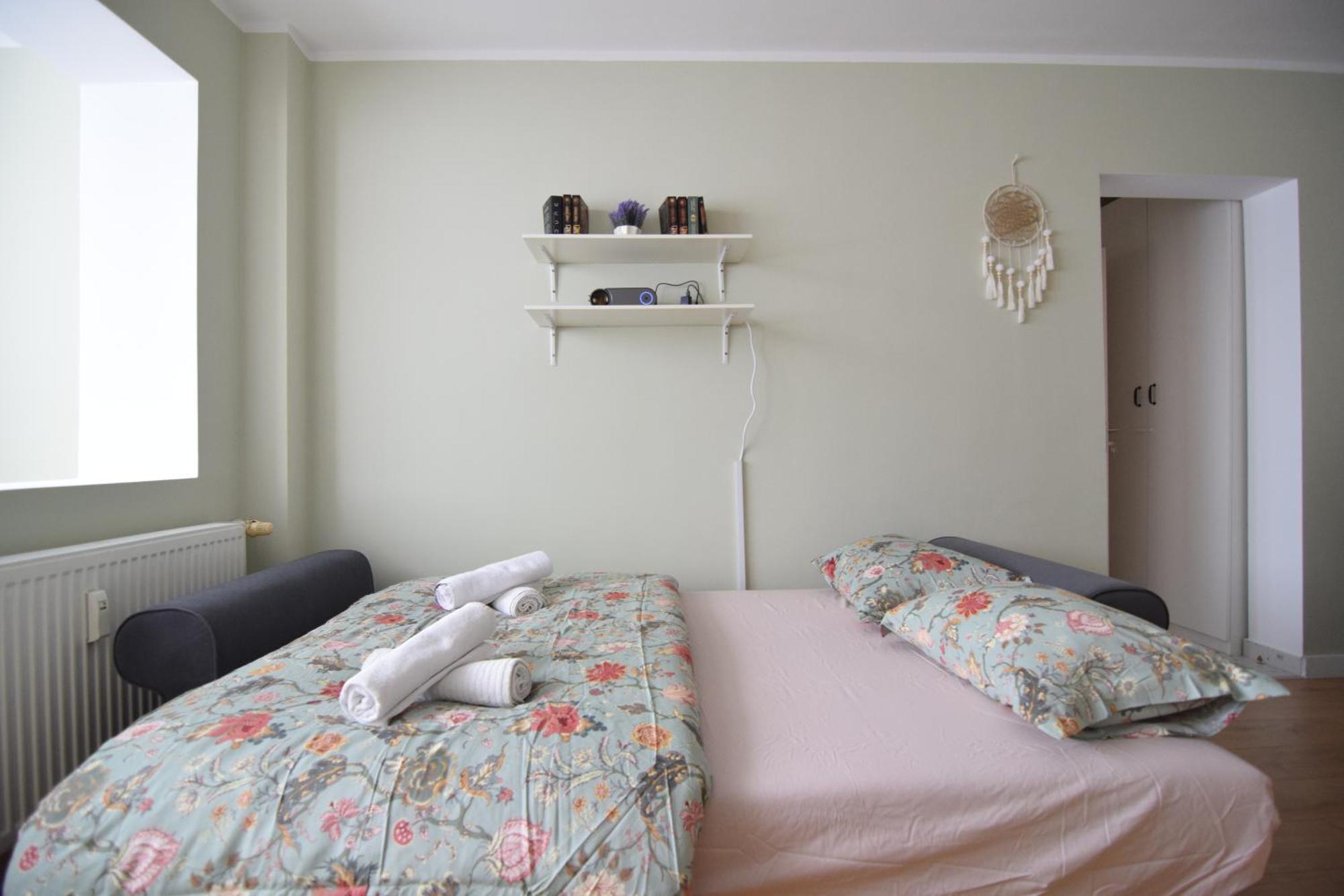 Stylish Apartment With Video Projector Bukarest Eksteriør billede
